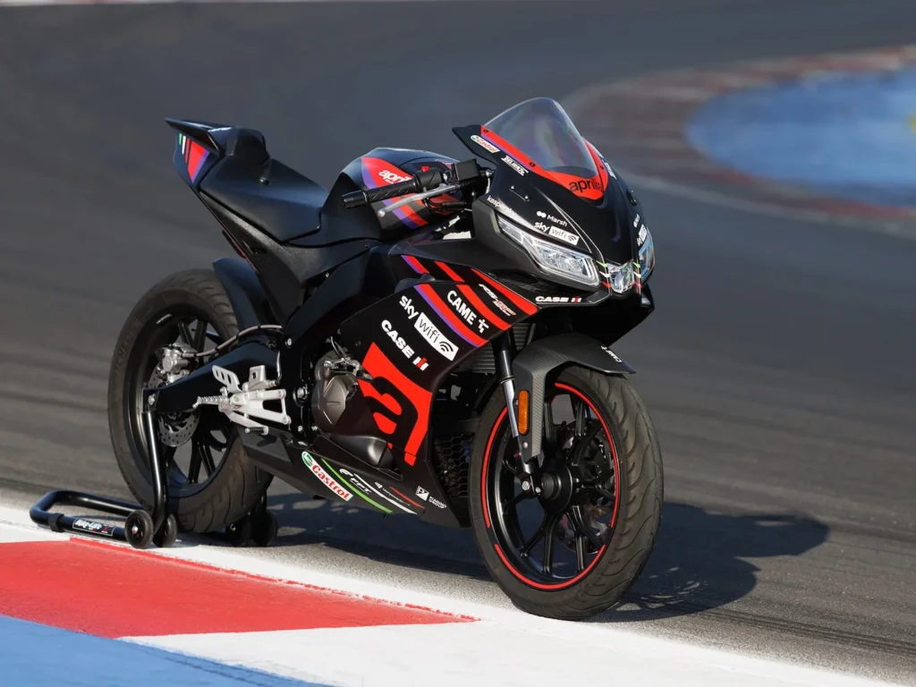 Aprilia unveils 2025 rs125 and tuono 125 New